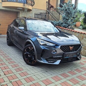 Cupra Formentor 1.4 TSI eHybrid 245k DSG Veloz,Ťažné,Kamera