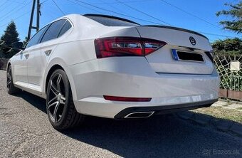SKODA SUPERB 3 DIFUZOR NA ZADNY NARAZNIK S KONCOVKAMI