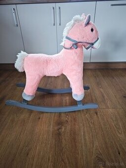 10€ Hojdací hrací koník pre dievčatko