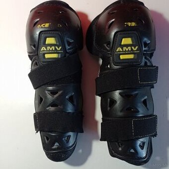 detské chrániče kolena a holene