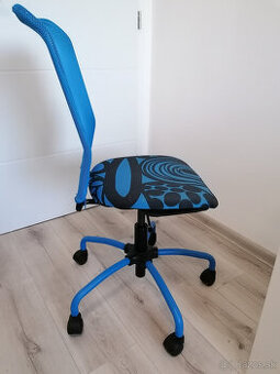 Darujem detsku kancelarsku stolicku