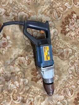 starší elektrický skrutkovač/uťahovač značky Narex