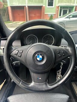 BMW E60 E61 E63 E64 M paket volant