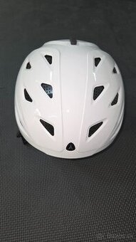 lyžiarska prilba Atomic