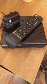 satelitný prijímač Strong SRT 7504. prijímač je na kartu.