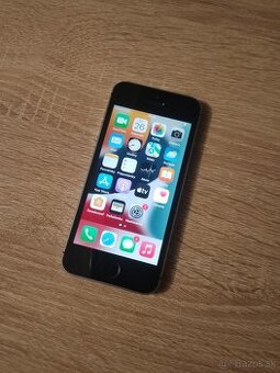 iPhone SE 1.generacie 2016 / 16GB Space Gray Pekný stav