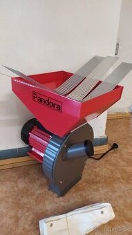 Kladivkový šrotovnik na obilie