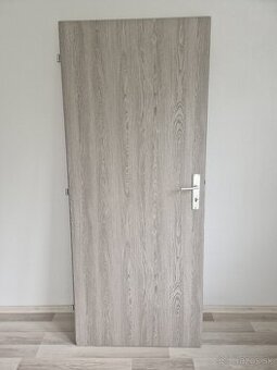 Dvere práve  90cm