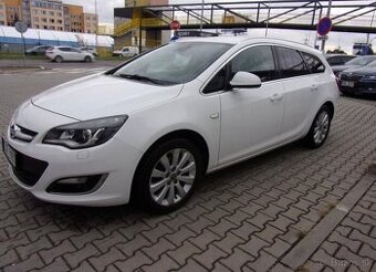 Opel Astra combi 1,7CDTi 96kW Cosmo nafta manuál 96 kw