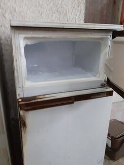Predam chladnicku s mraznickou mraznicku elektricel.miniruru