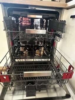 Umývačka riadu Whirlpool model W1030540 PELG v záruke
