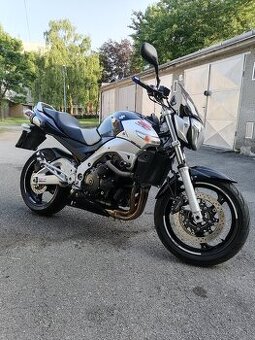 Suzuki gsr 600