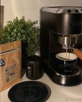 DeLonghi Dedica kávovar