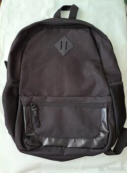 Čierny ruksak - 1