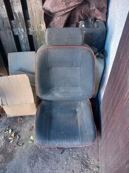 Peugeot 309 gti sedačky