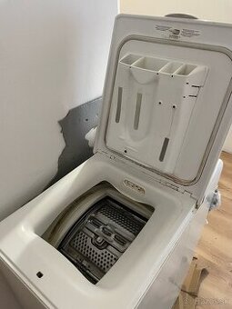 Predám práčku Zanussi ZWT 5105 – horné plnenie, 5 kg kapacit