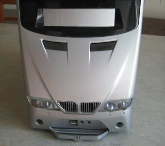 ♦️ B M W ♦️ počítačová skriňa ♦️