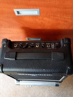 Predám gitarové kombo 15w málo používané