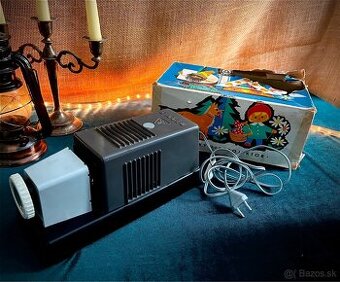 Retro diaprojektor – Made in Czechoslovakia