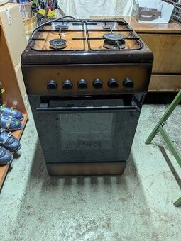 Elektrická rúra s plynovým sporákom