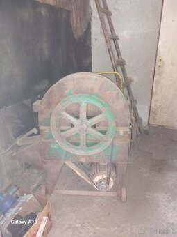 Predam velku sečkaren