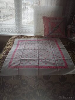 Kroje, šatky, vizitky, opľičata