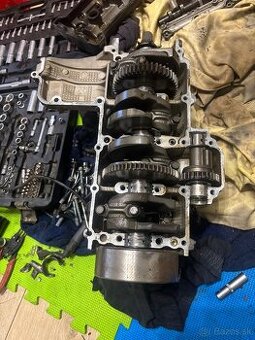 Klikova hridel hlava vana na Suzuki Gsxr 1000 01-02 T708