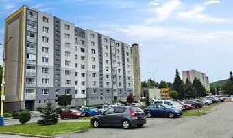 KOMFORTNÝ 4-IZBOVÝ BYT S BALKÓNOM V MESTE SVIDNÍK