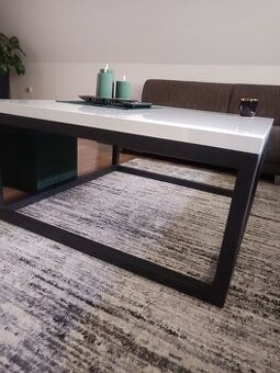 Konferenčný stolík