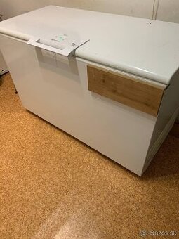 Electrolux truhlicový mrazák