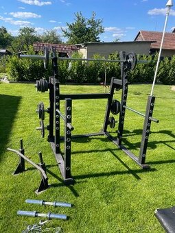 Výbava do posilňovne činky kotúče stojan