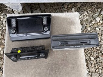 Autorádio panel Škoda Rapid 5JA919604A,navigácia 5Q0035864A