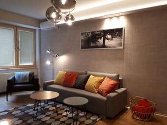 Ponúkame na prenájom 1-izbový byt , kompletne zariadený zrek