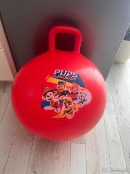 Skákacia lopta Labkova patrola