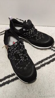 Predam Goretex c.39 kozene turisticke topanky Gabor