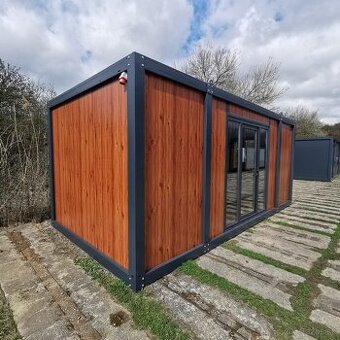 Obytný kontajner o rozměru 3 x 6 m s francouz. dveřmi