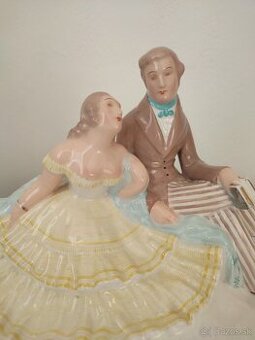 Bechyně keramická porcelánová soška pár 30 cm