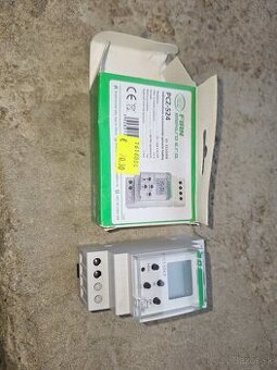 digitálne spínacie hodiny PCZ-524