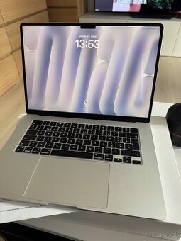 MacBook Air M2 15”