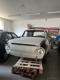 Škoda 100