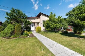 NA PREDAJ 4 IZBOVÝ RODINNÝ DOM S KRÁSNYM POZEMKOM | OBEC KEC