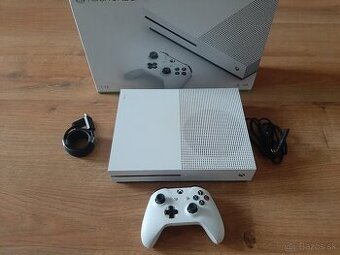 Xbox One S konzola, prislusenstvo a vela hier