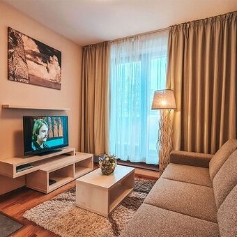 Predaj apartmánu v centre Štrbského Plesa s výhľadom na hory