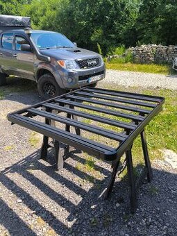 Frontrunner Slimline II expedična záhradka Hilux