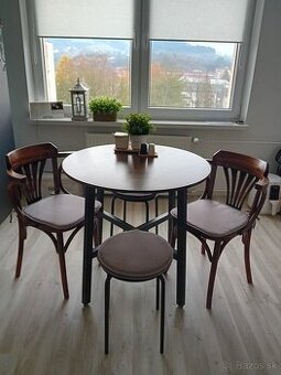 Predám okrúhly jedálensky stôl