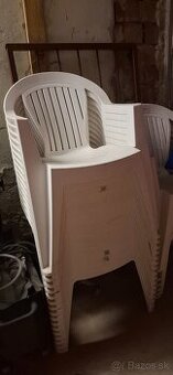 Záhradné stoličky