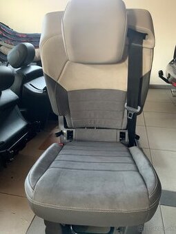 Prostřední sedadlo Alcantara VW Multivan T7 v Top Stavu