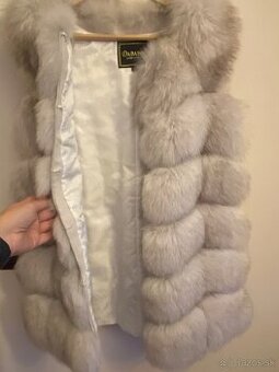 Krásna dámska vesta