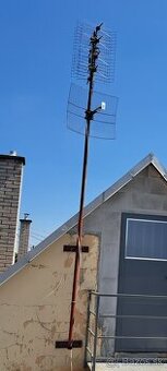 Železná tyč na anténu s držiakmi- dĺžka 4,6m