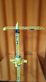Věžový retro jeřáb, vyrobila firma SMĚR, značený
